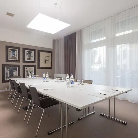 Hotel Ema House 4*