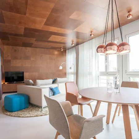 Hotel Ema House