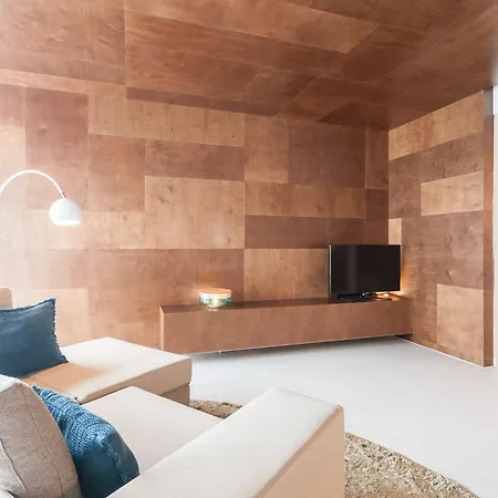 Ema House