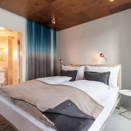 Ema House 4*