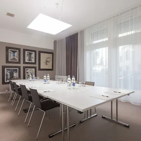 Ema House 4*