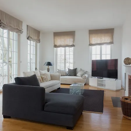 Готель Ema House 4*