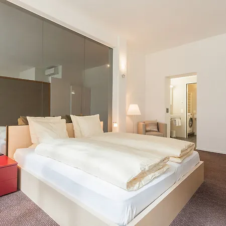 Ema House 4*