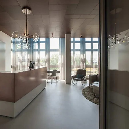 Ema ハウス ス​​イーツ ホテル