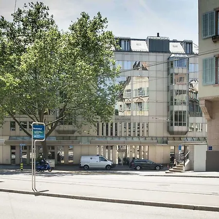 ホテル Ema ハウス ス​​イーツ