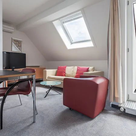 Ema ハウス ス​​イーツ